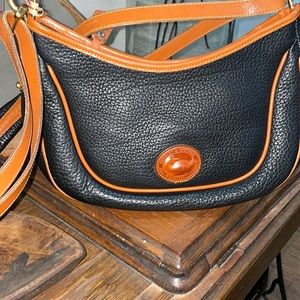 VTG DOONEY & BOURKE Black/Tan Leather Crescent Bag